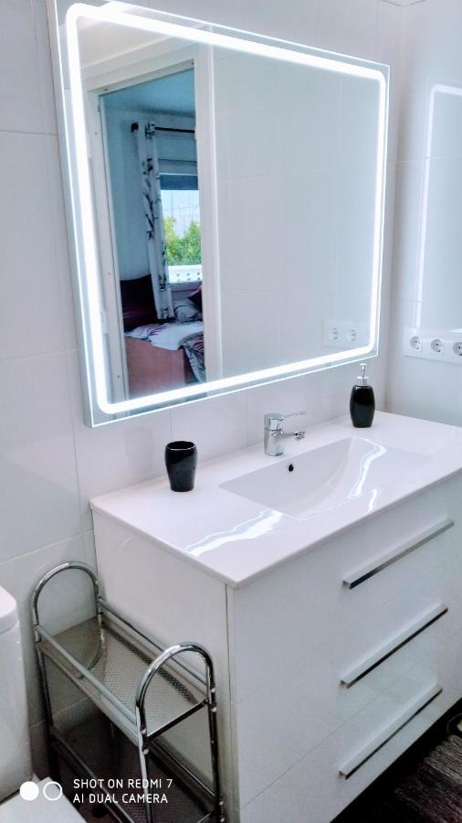 Perla Apartment ตุย ภายนอก รูปภาพ